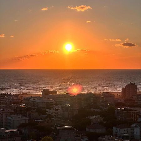 Panoramico Appartamento Vista Mare Rimini Buitenkant foto