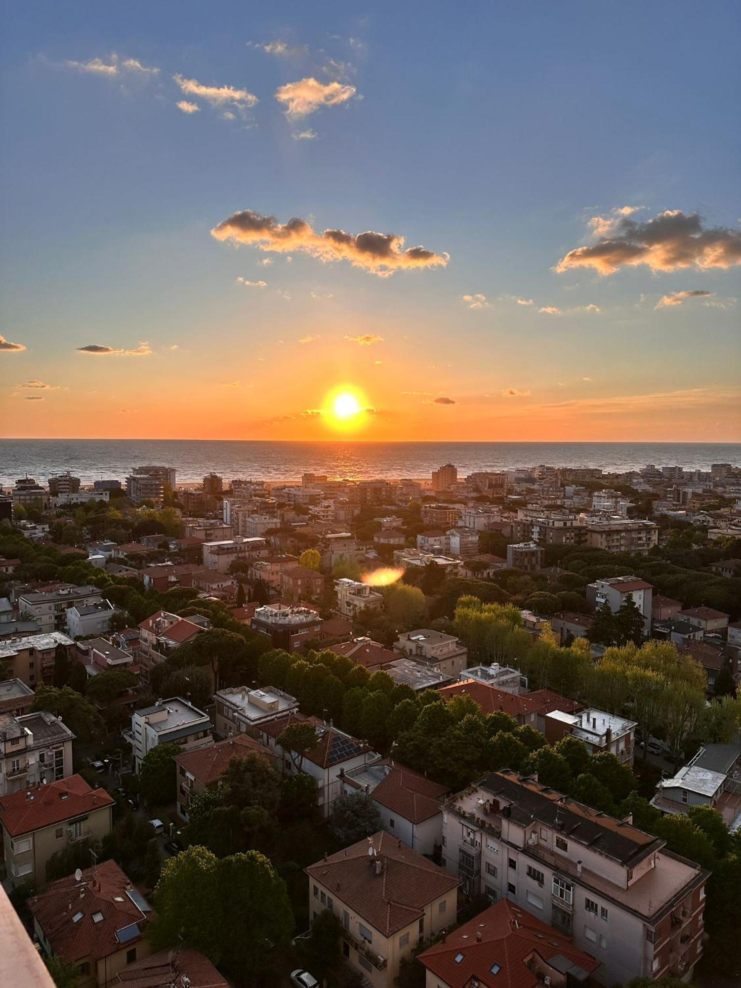 Panoramico Appartamento Vista Mare Rimini Buitenkant foto